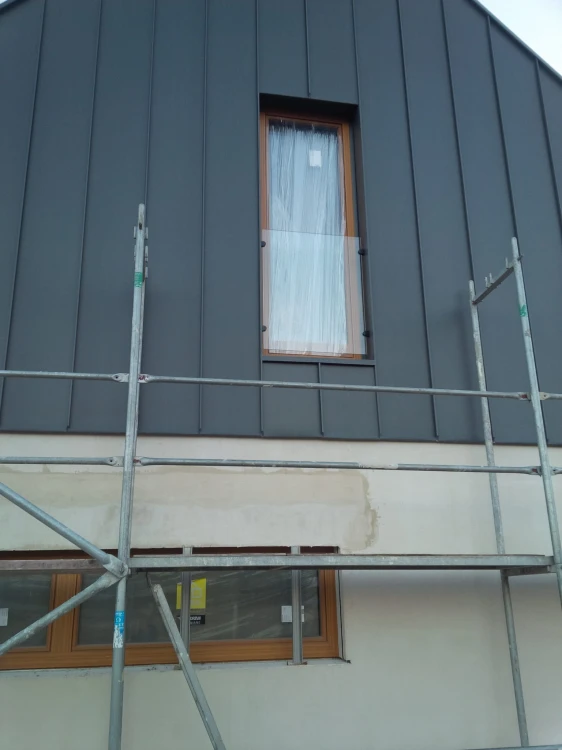 Balustrada na balkon francuski we wnęce