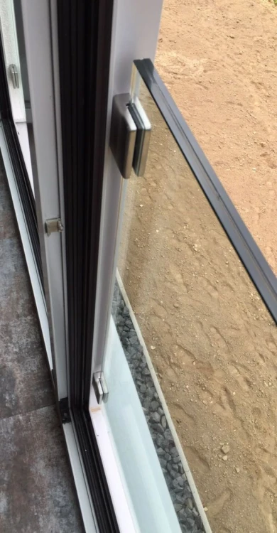 Balkon francuski balustrada szklana tiomo 23232788.jpg