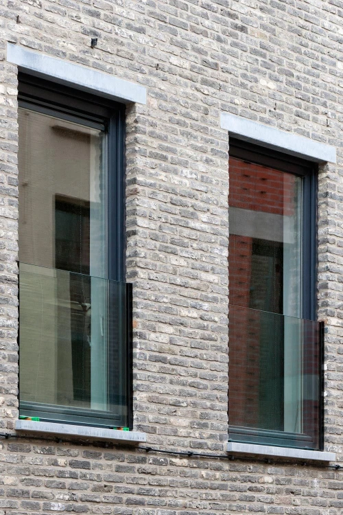 Balkon francuski nowoczesny szklany porfenetr balustrada okienna