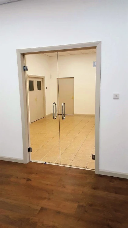 Drzwi szklane wahadłowe ECONOMYGLASS