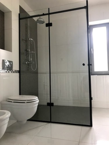 NAROŻNA CZARNA.jpg