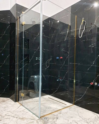 Złota kabina prysznicowa narożna z drzwiami na wymiar
