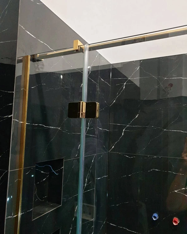 Złota kabina prysznicowa narożna z drzwiami na wymiar