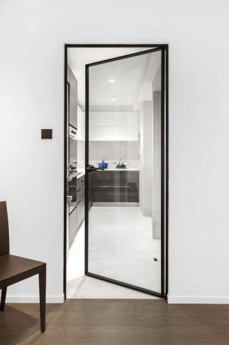 Drzwi szklane loftowe w czarnej ościeżnicy