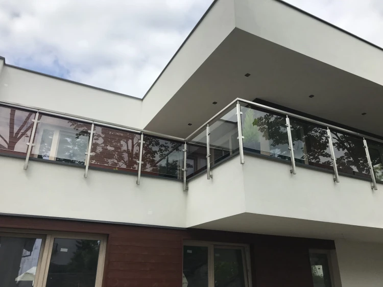 Balustrada nierdzewna słupki kwadrat ze szkłem, mocowanie do boku
